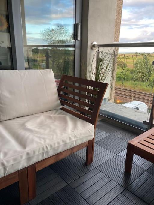 Beautiful 2 Bedroom Flat Overlooking Golf Course 카누스티 외부 사진