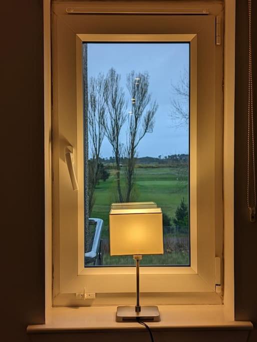 Beautiful 2 Bedroom Flat Overlooking Golf Course 카누스티 외부 사진